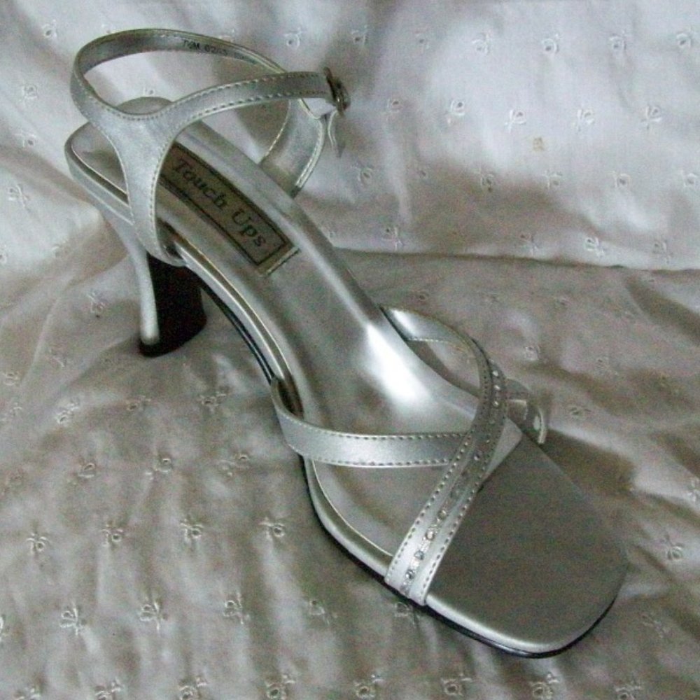 Touch Ups by Benjamin Walk Silver Strappy Sandals - Picture 2 of 6